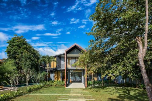 Lake Villa By Carlsen — 4-Star Luxury Hotel in Moratuwa, Sri Lanka