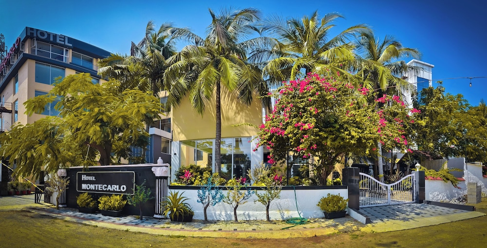 Montecarlo Hotel in Seven Pagodas, India