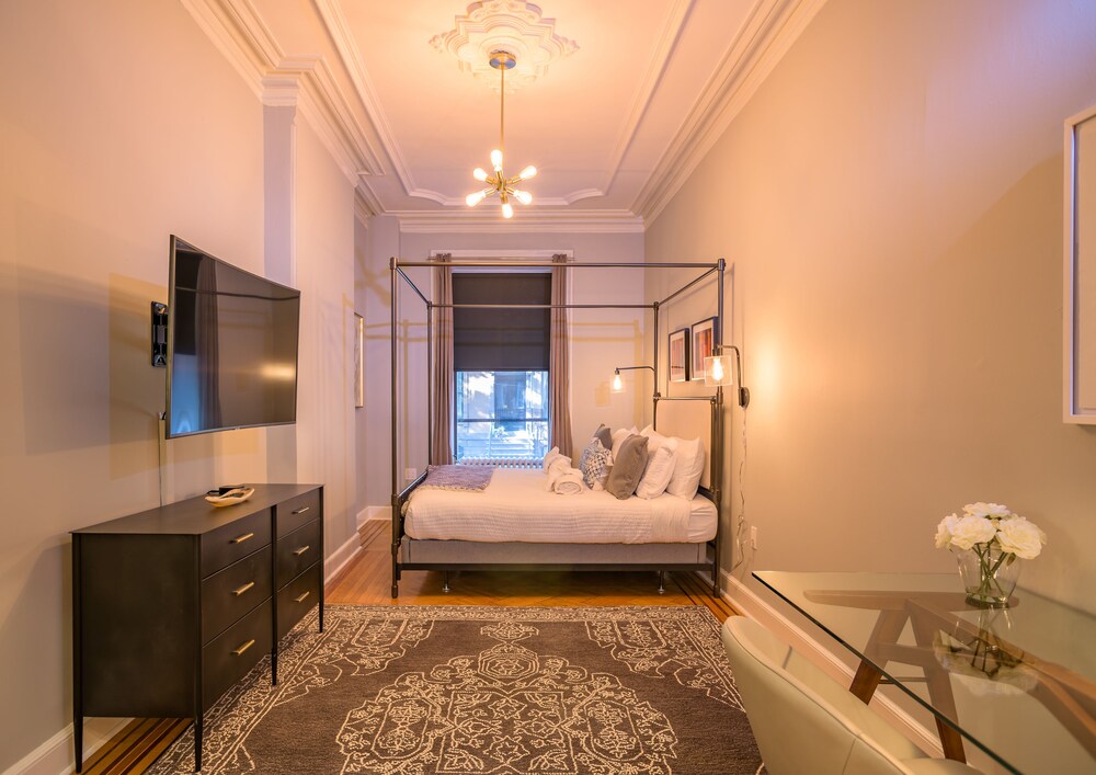 Deedee's Brownstone Van Vorst Park - photo 15