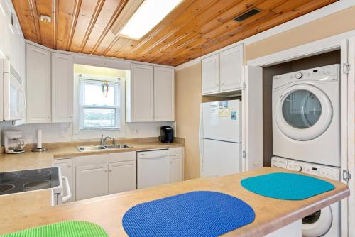 A Beach Music Paradise by Oak Island Accommodations - photo 15