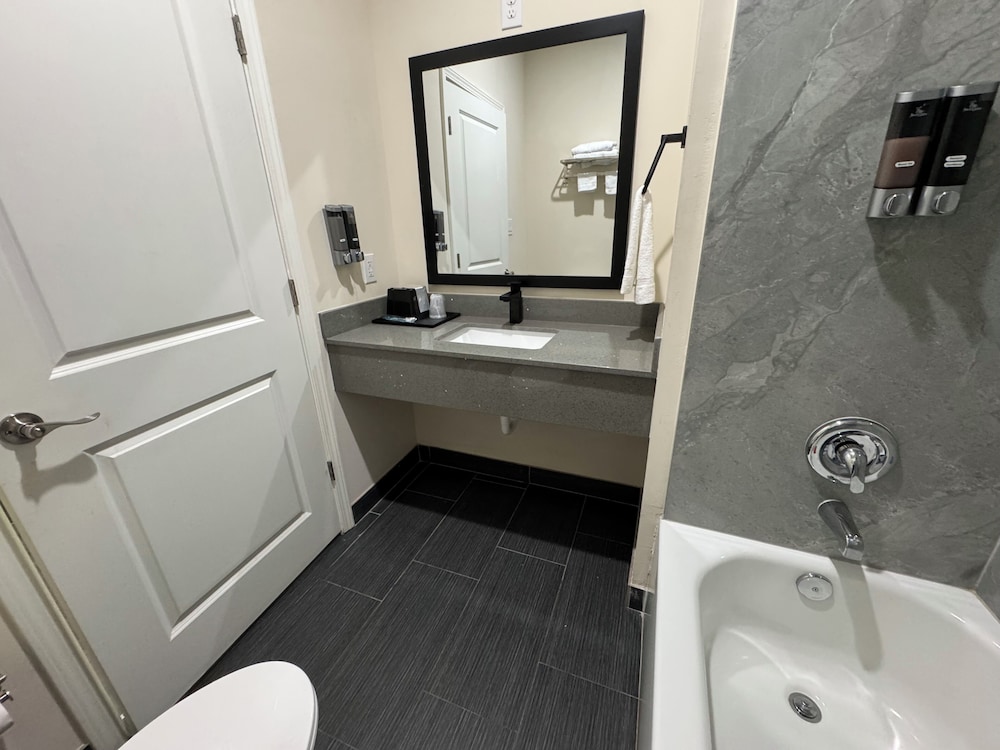 Elite Inn & Suites - photo 21
