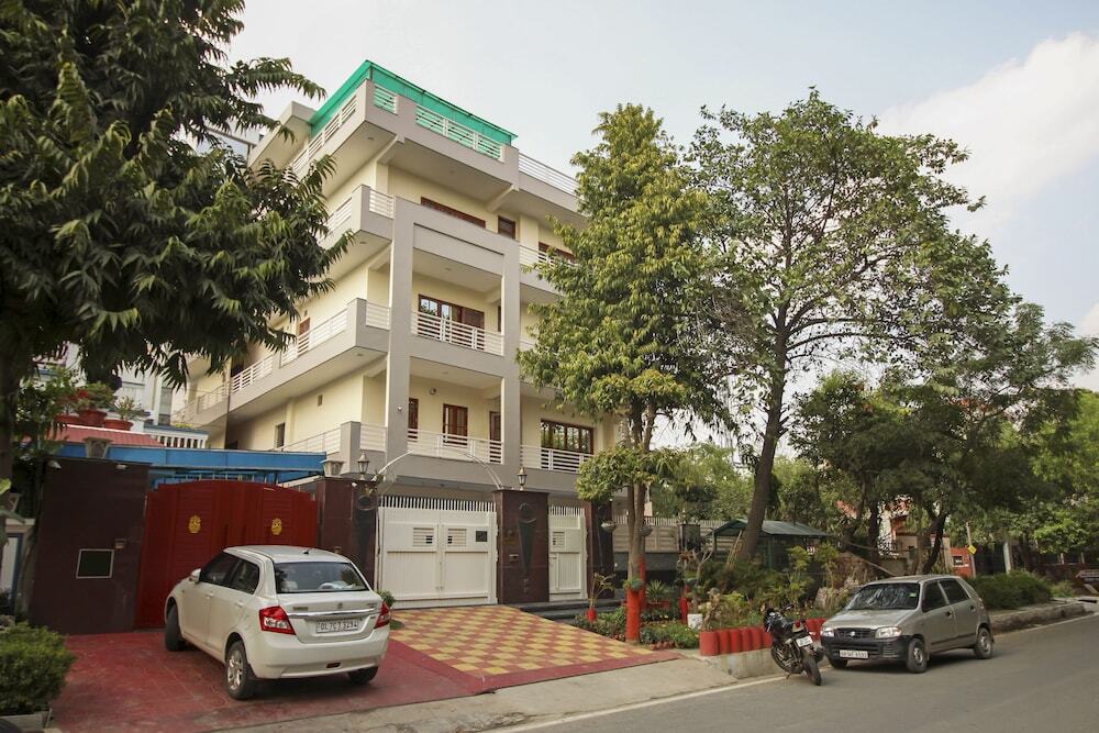 OYO 8430 Absin Hospitality — hotel in Greater Noida