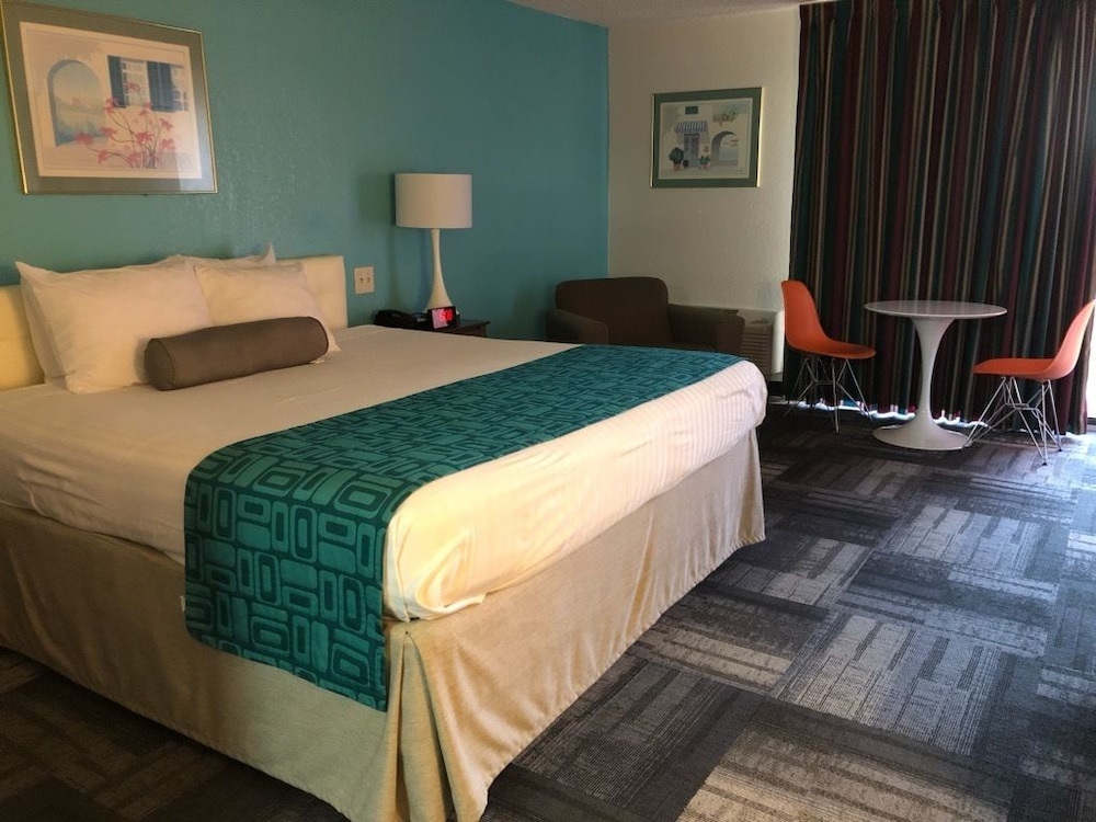 Howard Johnson by Wyndham Winter Haven FL - photo 17
