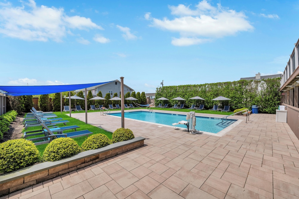 Ocean Resort Inn - carbon neutral hotel in Montauk