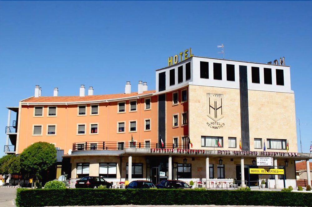 Hotel Helmántico in Villares De La Reina, Spain