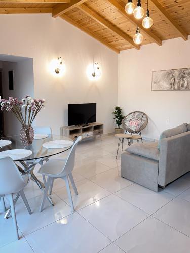 Thetis the Beach House — 4-Star Luxury Hotel in Nafplio, Greece