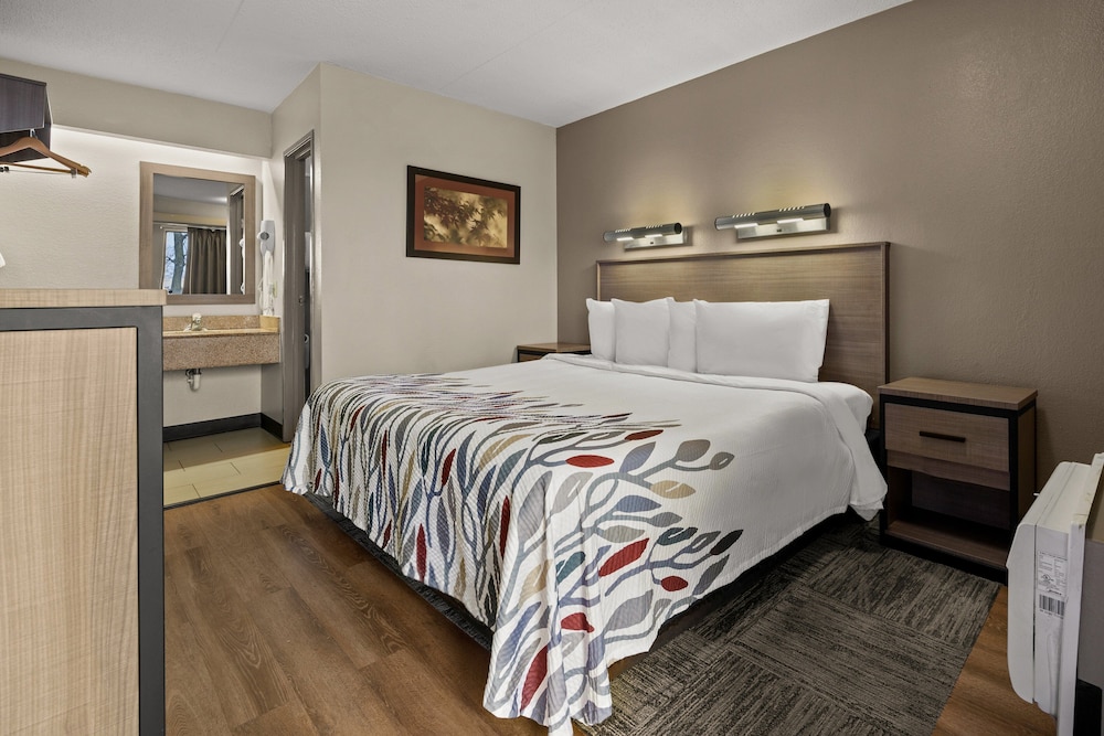 Red Roof Inn Detroit Royal Oak Madison Heights - photo 17