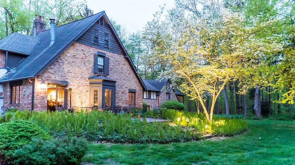 The Brewery Lodge Hotel in South Bend, United States