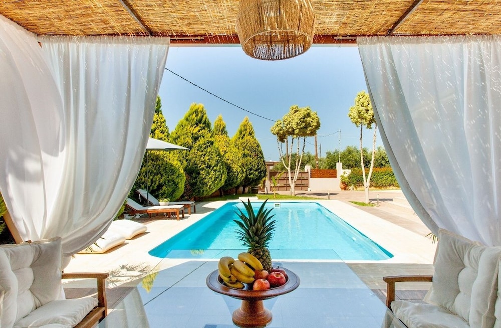 Arka — 4-Star Luxury Hotel in Chania, Greece