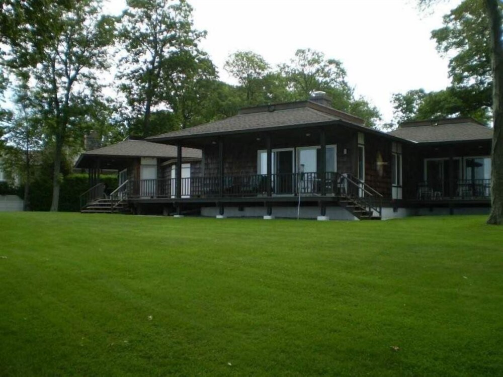 Dering Harbor Inn - photo 35