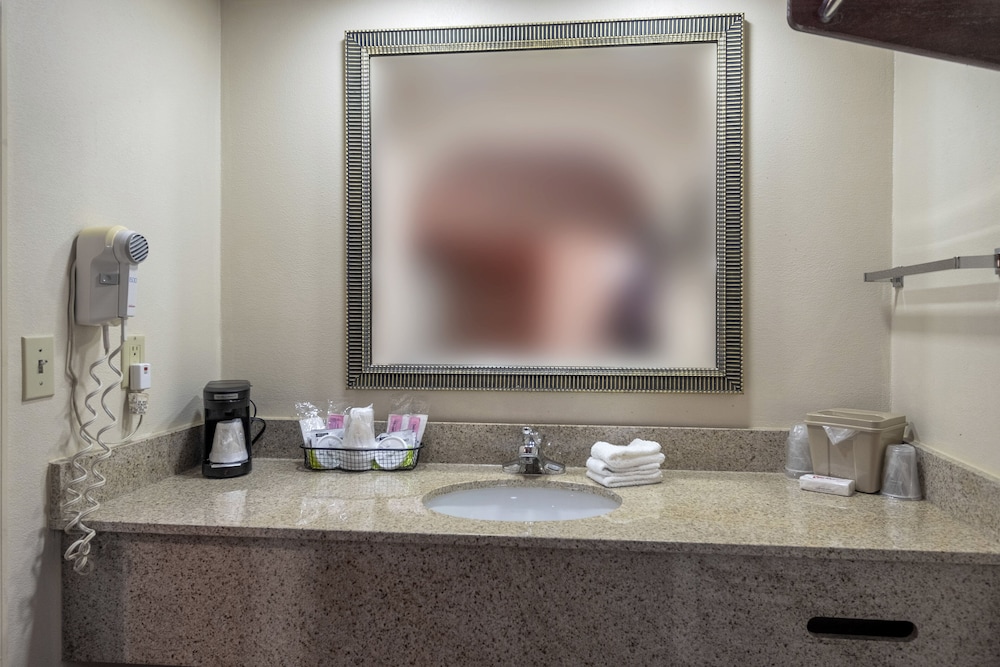 Red Roof Inn & Suites Oxford - photo 10