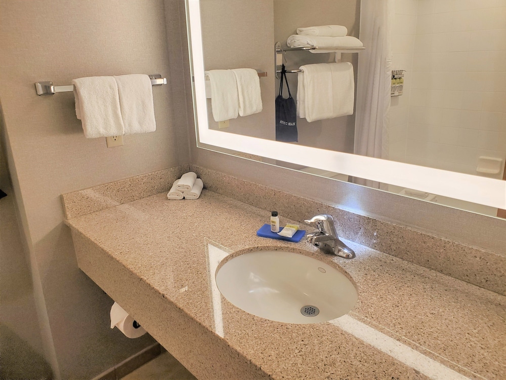 Holiday Inn Express & Suites Cheney by IHG - photo 16