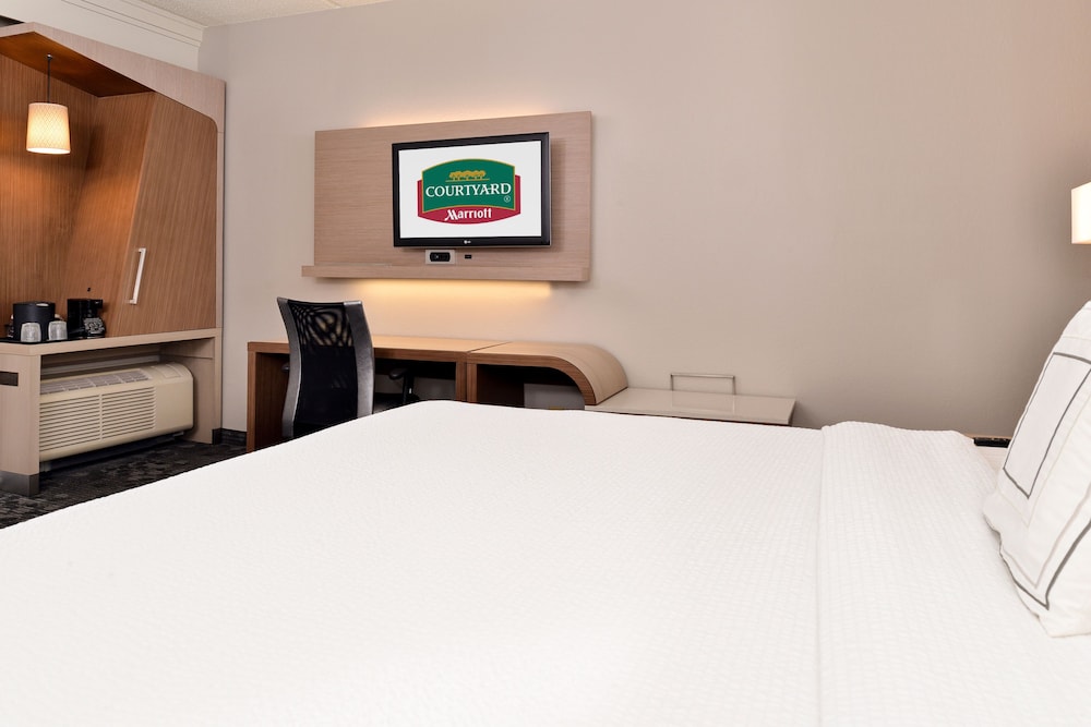 Courtyard by Marriott Dallas Northwest - photo 10