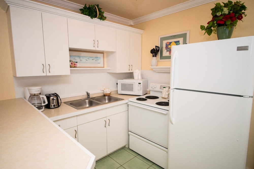 Tradewinds Beach Resort - photo 23