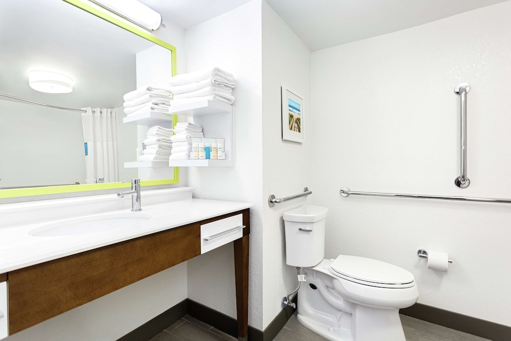 Hampton Inn Amelia Island at Fernandina Beach - photo 21
