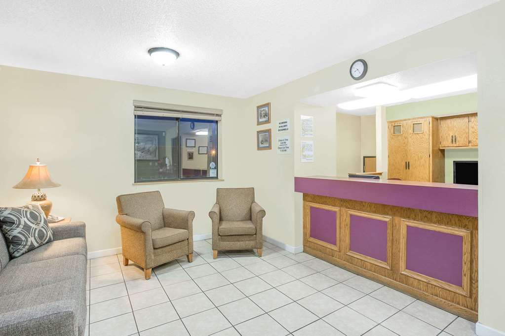 Super 8 by Wyndham Roanoke VA - photo 3