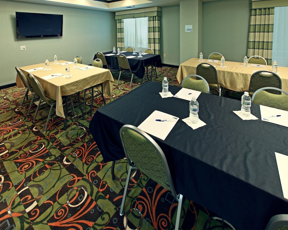 Holiday Inn Express & Suites Maumelle Little Rock NW by IHG - photo 53
