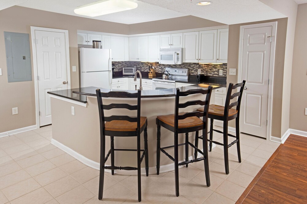 Barefoot Resort & Yacht Club - photo 43