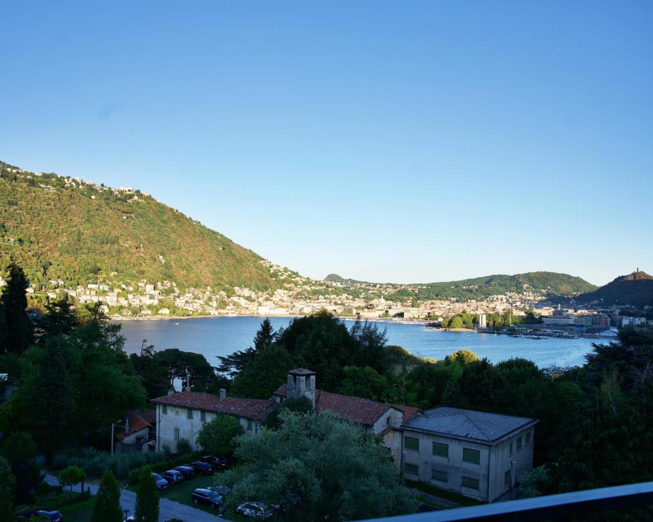 The Blue Lake City View Modern Apt Near Villa Olmo — 4-Star Luxury Hotel in Como, Italy