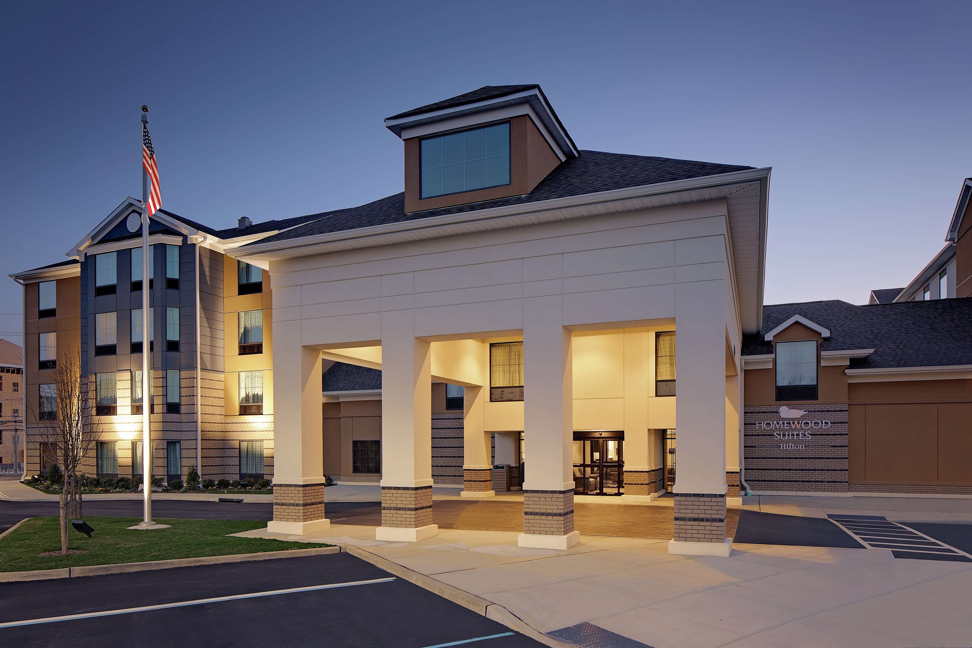 Homewood Suites by Hilton Ronkonkoma - photo 2