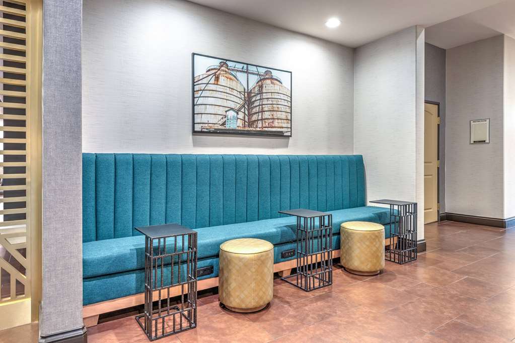 La Quinta Inn & Suites by Wyndham Woodway Waco South - photo 9