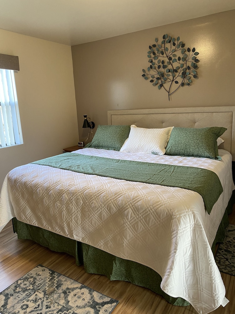 Affordable Corporate Suites of Overland Drive - photo 16