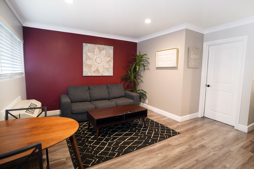 Anaheim Executive Inn & Suites - photo 81