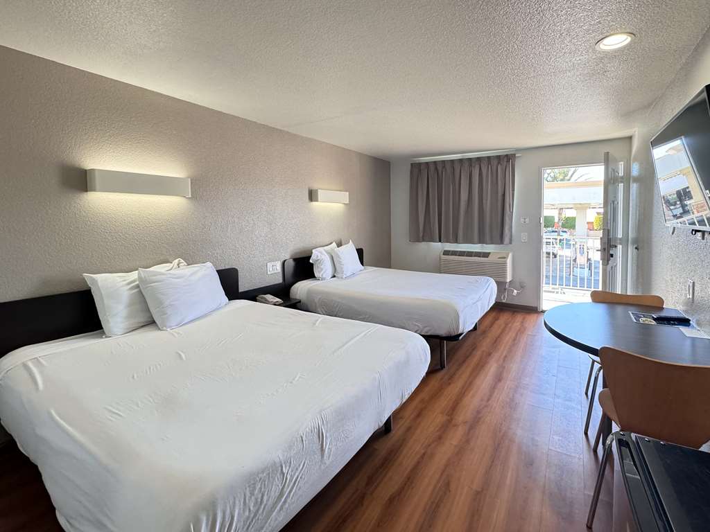 Motel 6 Ontario Airport - photo 20
