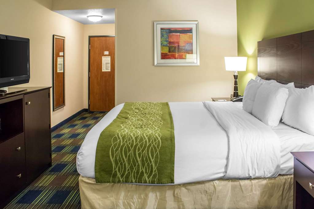 Econo Lodge Ankeny Des Moines - photo 10