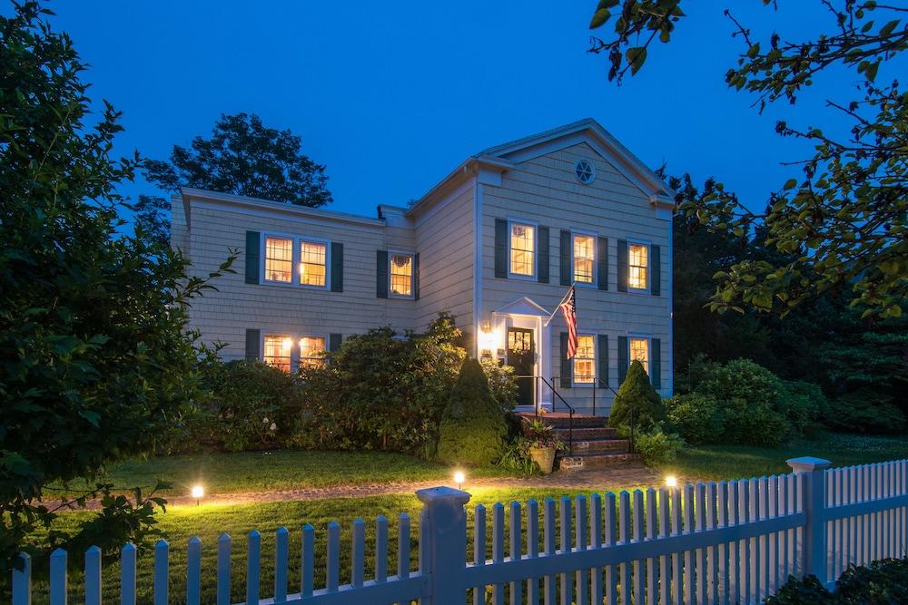 A Butler's Manor — 4-Star Luxury Hotel in Southampton, United States