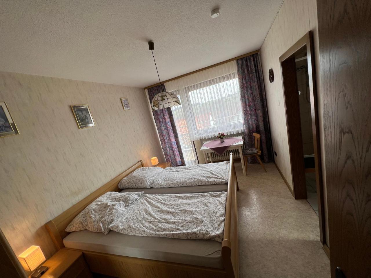 Doppelzimmer Nr 5 — hotel in Freiensteinau