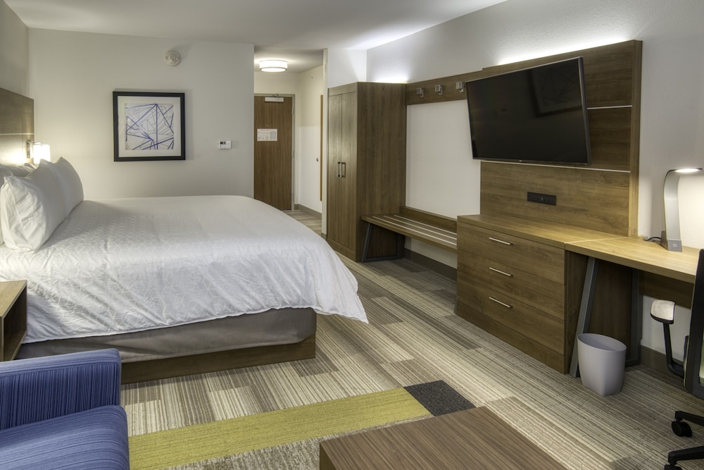 Holiday Inn Express & Suites Omaha Downtown Old Market by IHG - photo 9