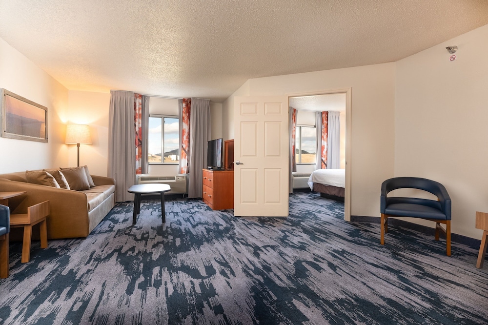 Fairfield Inn & Suites by Marriott Spearfish - photo 13