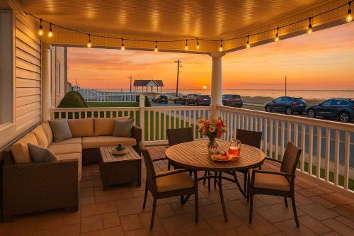 Beautiful Bradley Beach Views Unbeatable Dream Porch New Grill 6 Badges — 4-Star Luxury Hotel in Bradley Beach, United States