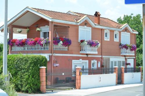 Apartmani LANA Podgorica — 4-Star Luxury Hotel in Podgorica, Montenegro