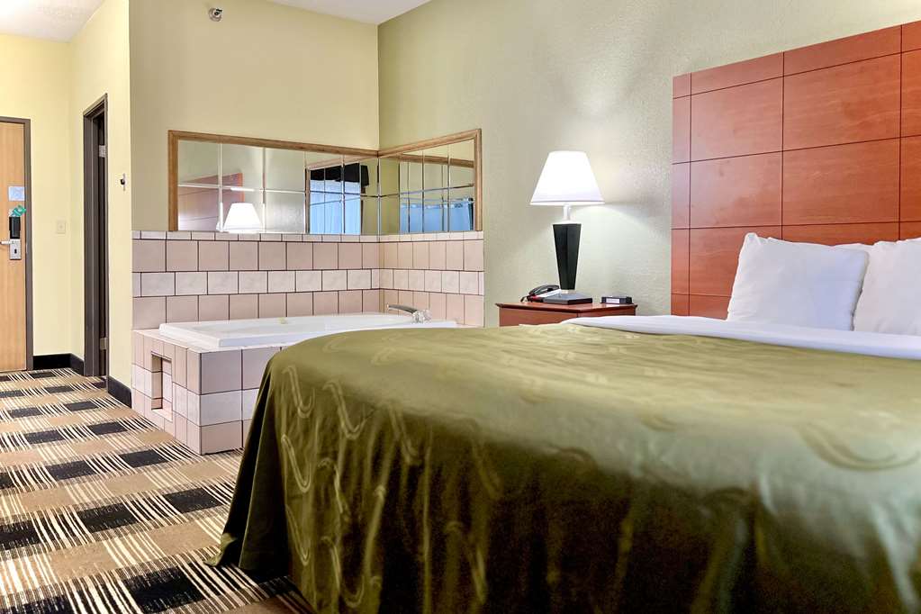 Comfort Inn and Suites Wisconsin Dells Downtown Area Newly Renovated 2026 - photo 9