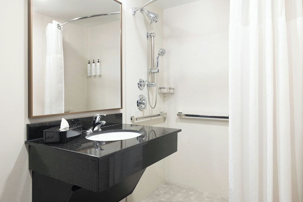 Fairfield Inn & Suites by Marriott Buffalo Airport - photo 18