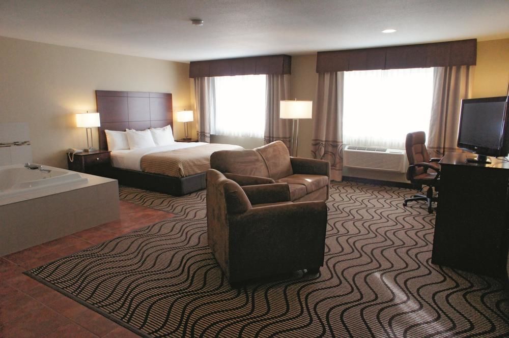 La Quinta Inn & Suites by Wyndham Castle Rock - photo 10