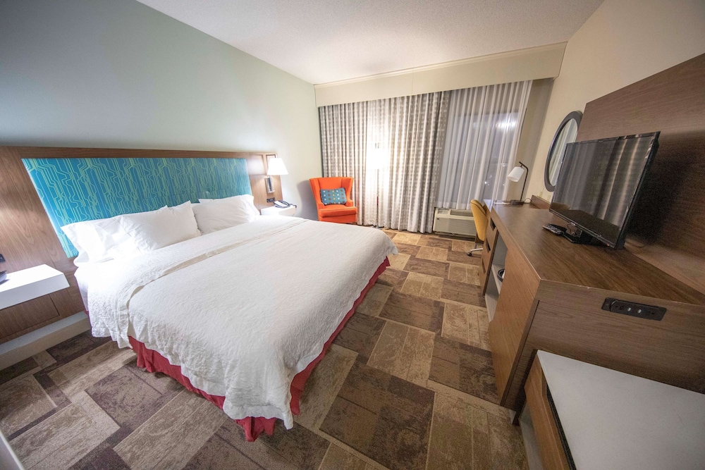 Hampton Inn Hutchinson - photo 27