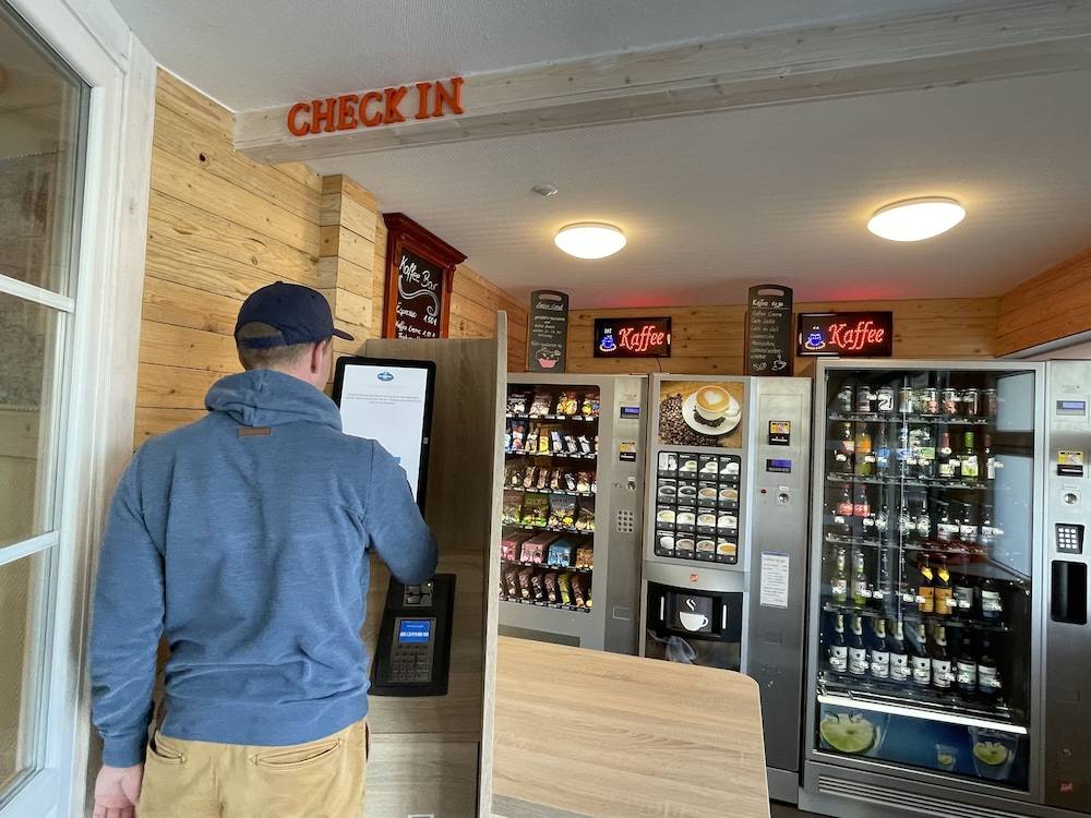 Check-in/check-out kiosk