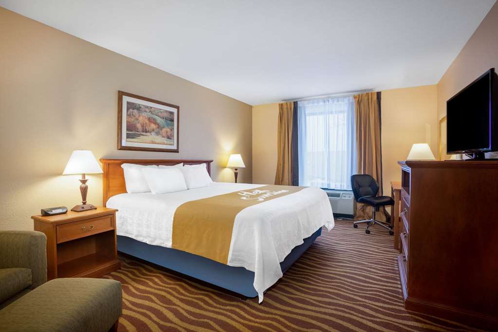 Days Inn & Suites by Wyndham Cuba - photo 11