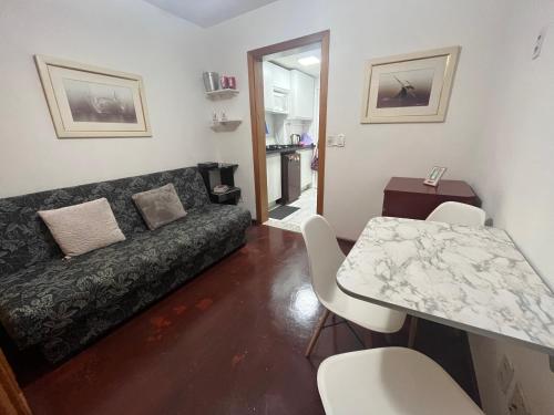 Flat Embarcadero com camareira in Porto Alegre, Brasil