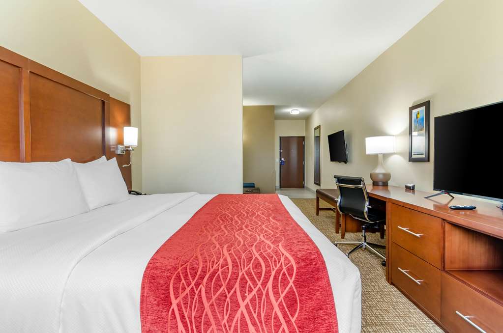 Comfort Inn & Suites Salina North - photo 20