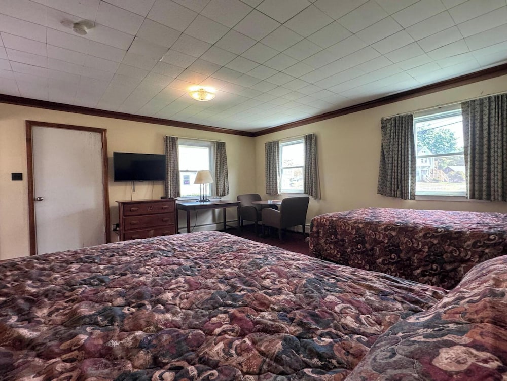 Village Motel Clinton - photo 15