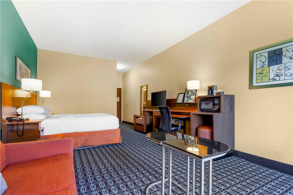 Comfort Inn & Suites Green Bay Stadium Area - photo 15