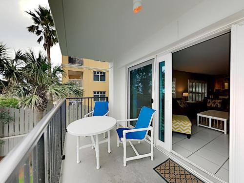 Sea Oats #201 — 4-Star Luxury Hotel in Fort Walton Beach, United States
