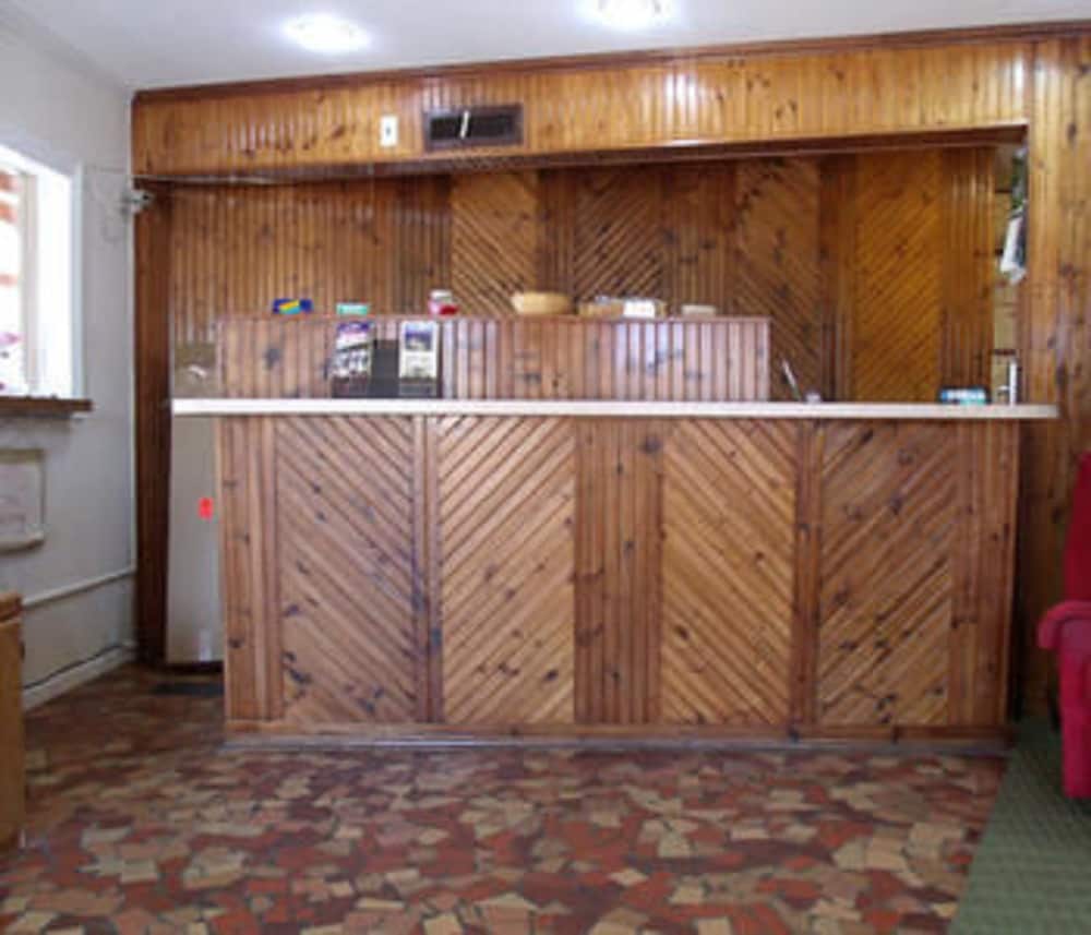 Woodlawn Hills Motel - photo 2