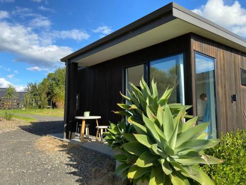 Raglan Studio at the Coastal Retreat — 4-Star Luxury Hotel in Raglan, New Zealand