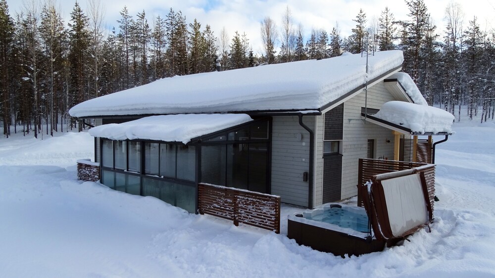 Villa Lumikko — 4-Star Luxury Hotel in Rovaniemi, Finland