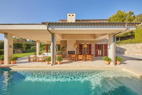 Villa Ruby by Cap Vermell Estate — 4-Star Luxury Hotel in Capdepera, Spain